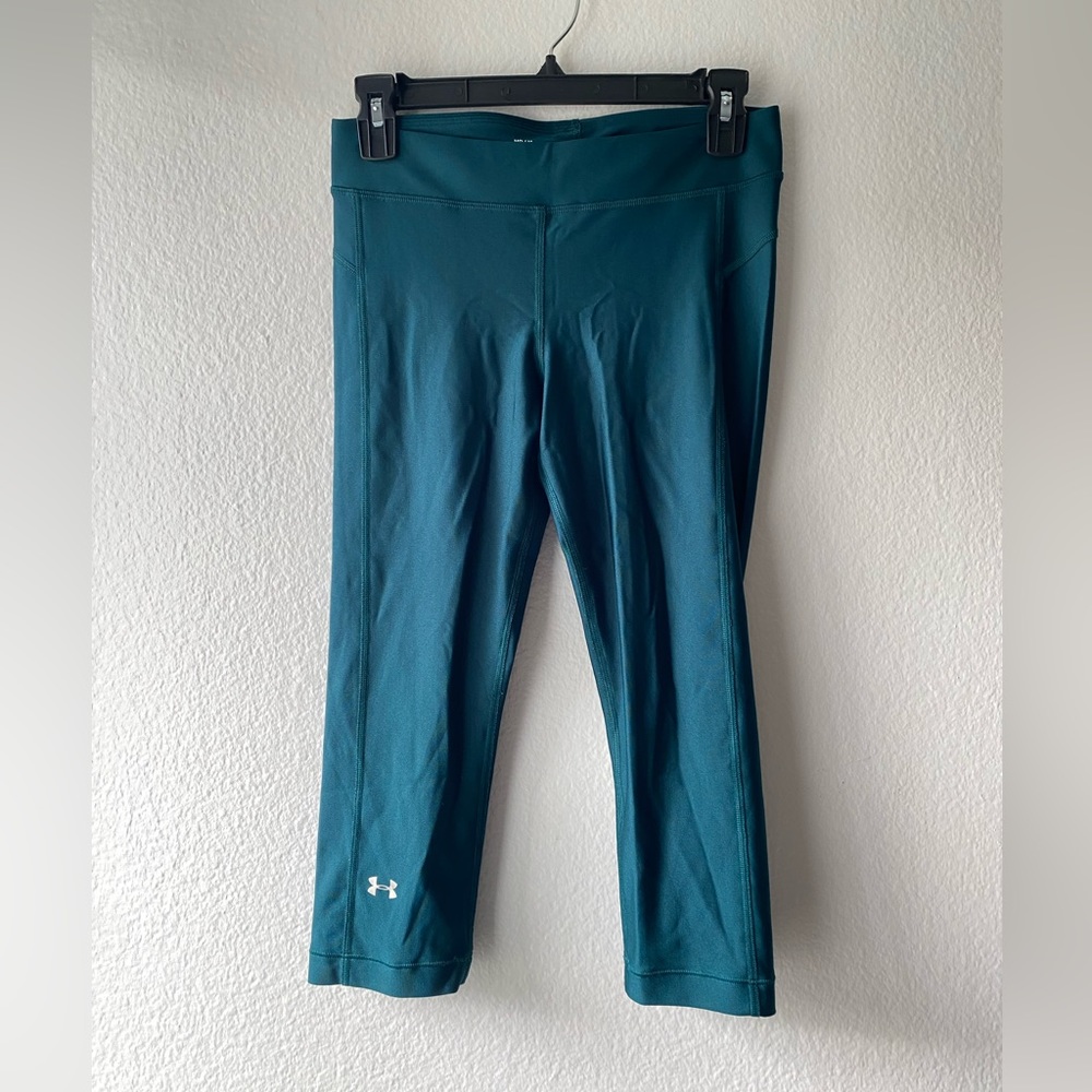 UNDER ARMOR emerald Capri leggings